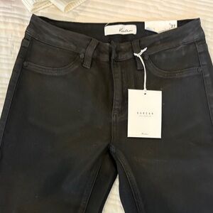 KanCan Women’s Black Coated Jeans Size 7/27 NWT